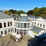 Am Schloss