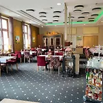Am Schloss 4*