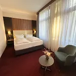 Am Schloss Отель