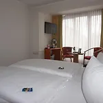 Отель Am Schloss Аурих