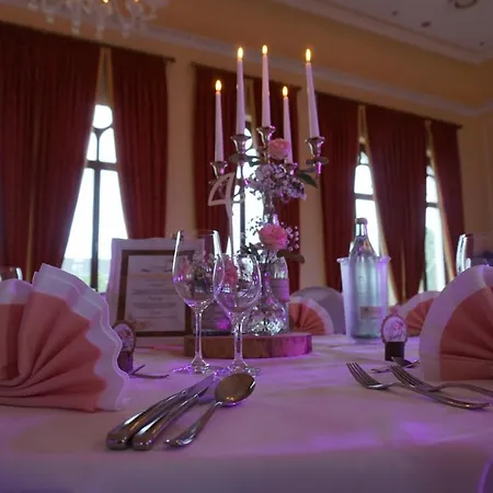 Hotel Am Schloss 4*