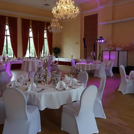 Hotel Am Schloss 4*