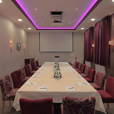 Am Schloss Hotel 4*