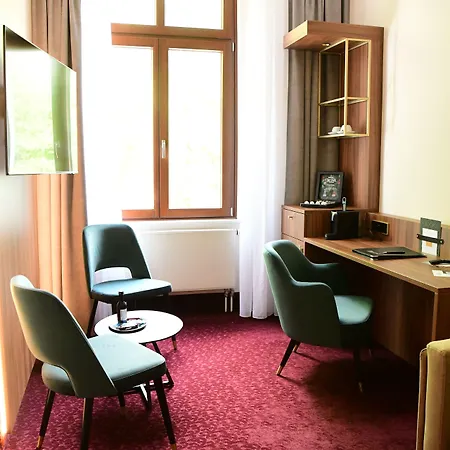 Hotel Am Schloss 4*