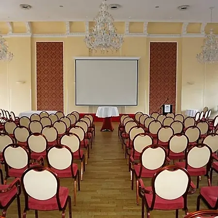 Am Schloss Hotel 4*