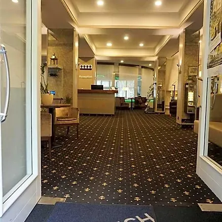 ホテル Am Schloss 4*