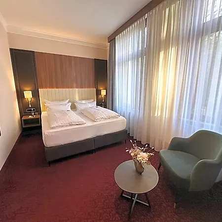 Am Schloss Hotel 4*
