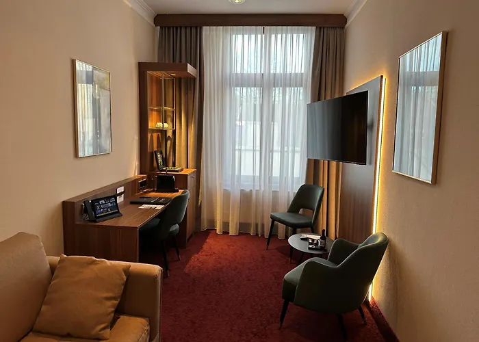 酒店 Am Schloss 4*