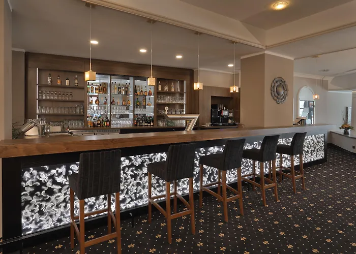 酒店 Am Schloss 4*